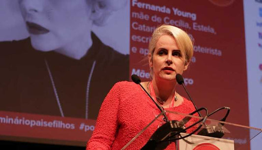 Fernanda Young: mãe de abraço