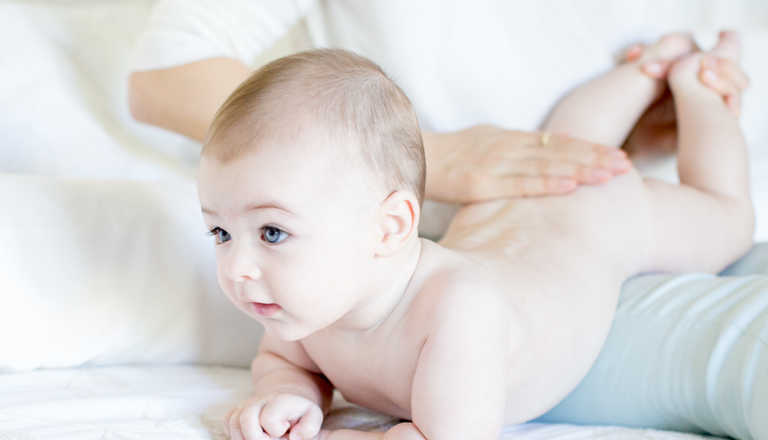 Shantala, a arte milenar de massagear os bebês