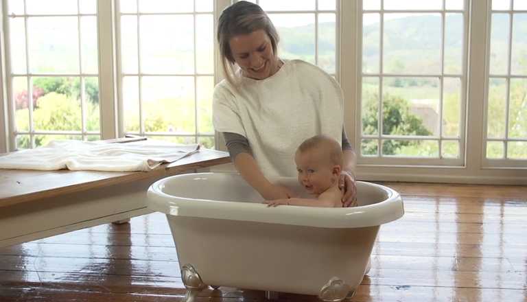 9 dicas para dar um banho tranquilo no bebê